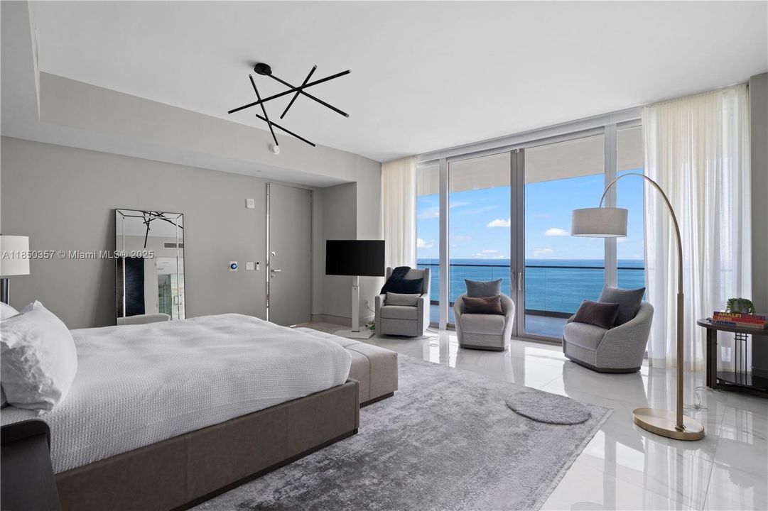 En Venta: $5,999,000 (4 camas, 5 baños, 3109 Pies cuadrados)