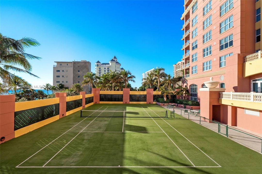 For Rent: $12,000 (3 beds, 2 baths, 2172 Square Feet)