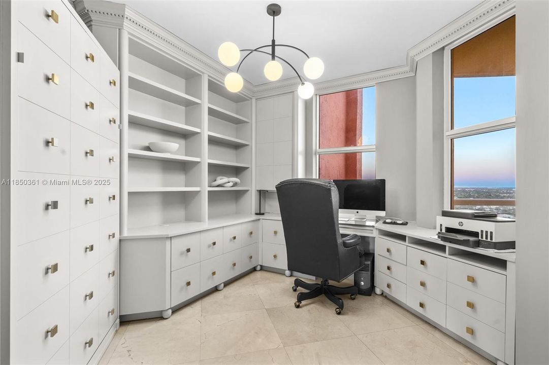 For Rent: $12,000 (3 beds, 2 baths, 2172 Square Feet)