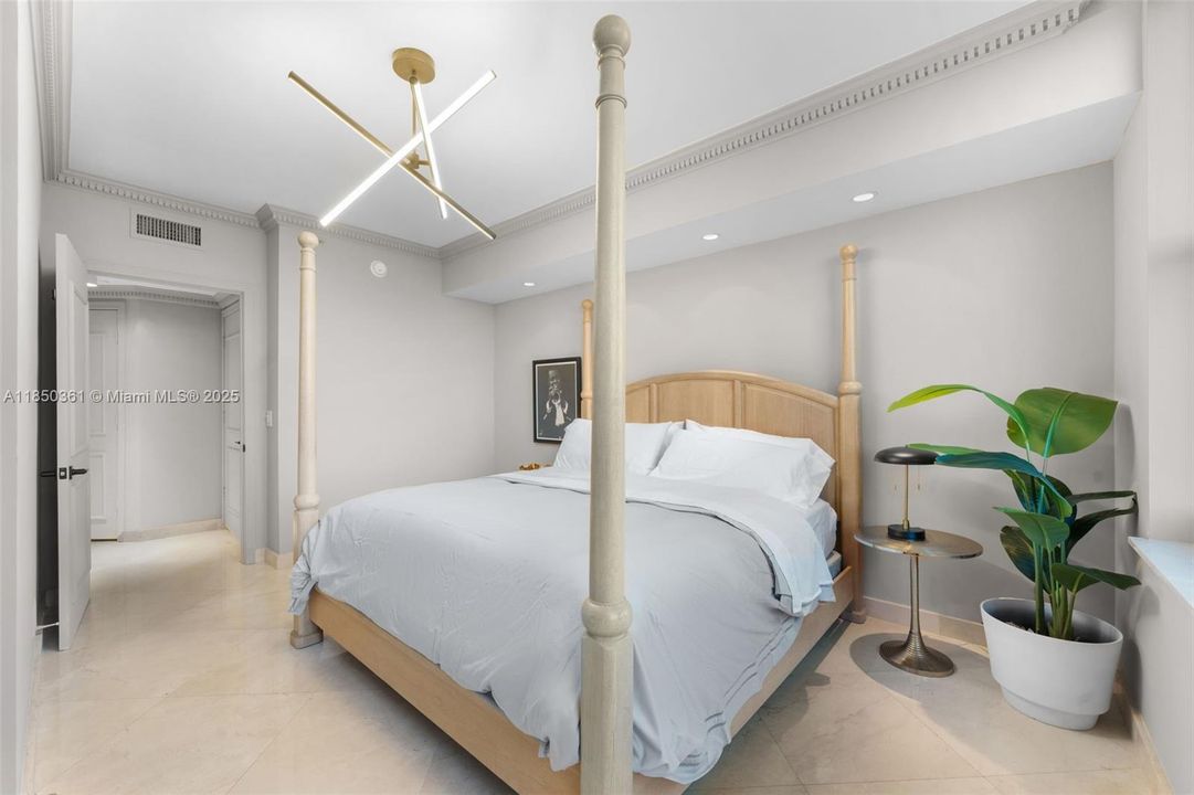 For Rent: $12,000 (3 beds, 2 baths, 2172 Square Feet)