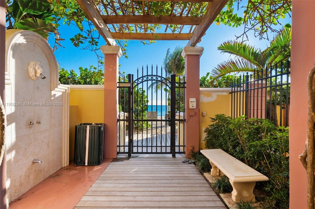 For Rent: $12,000 (3 beds, 2 baths, 2172 Square Feet)