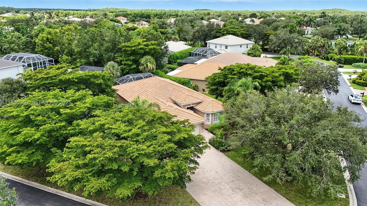 For Sale: $639,000 (3 beds, 2 baths, 2052 Square Feet)