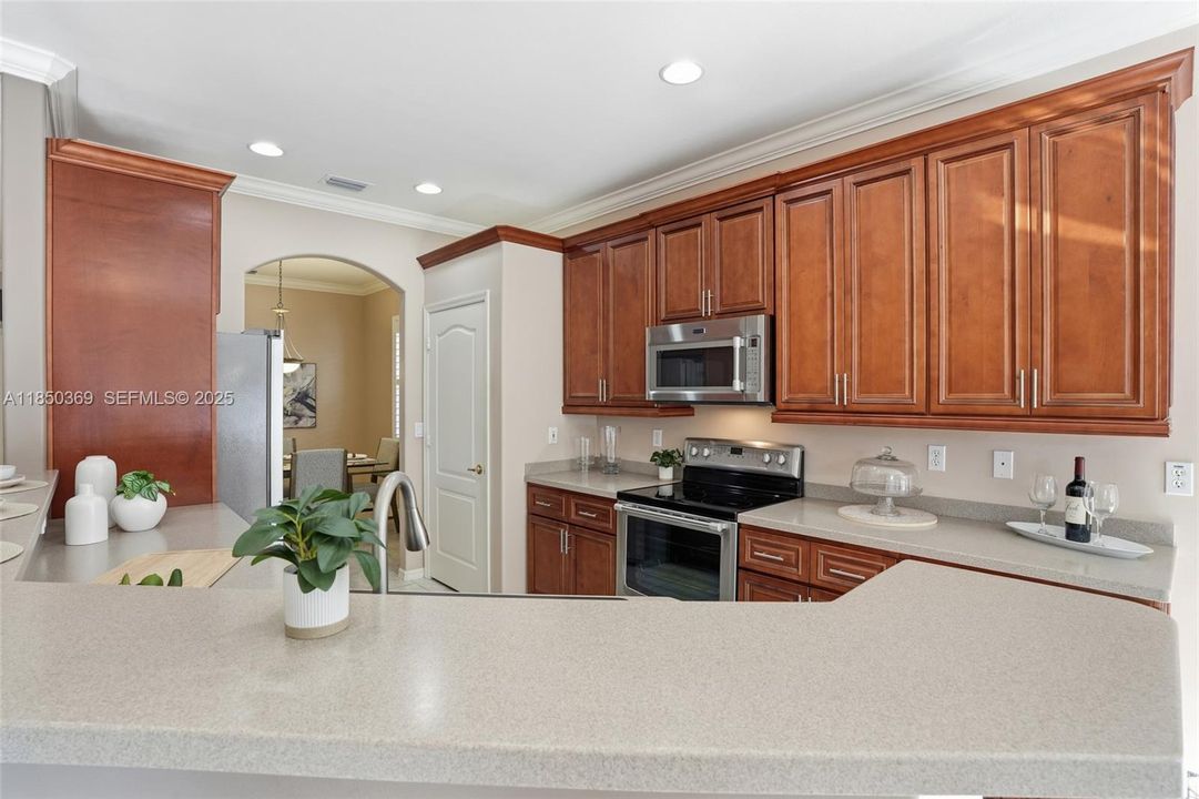 For Sale: $639,000 (3 beds, 2 baths, 2052 Square Feet)