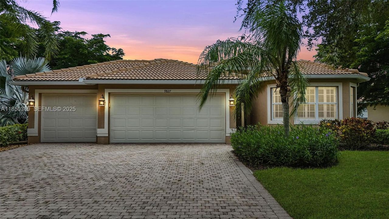 For Sale: $639,000 (3 beds, 2 baths, 2052 Square Feet)