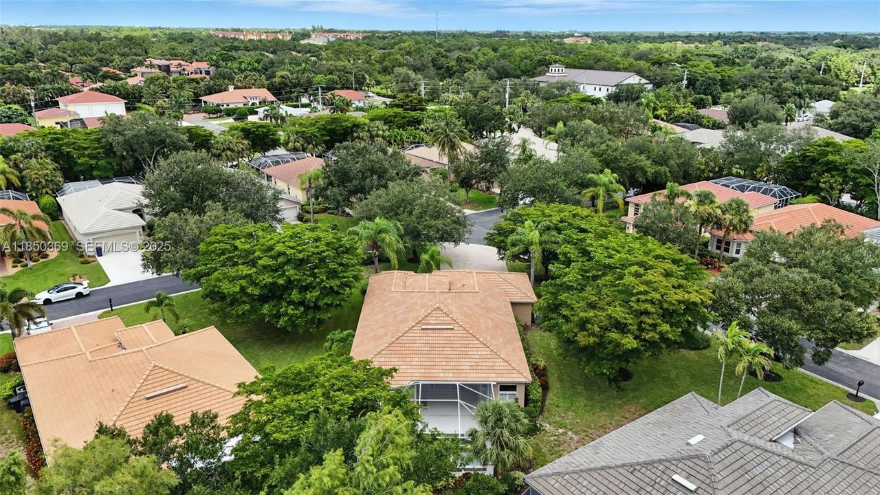 For Sale: $639,000 (3 beds, 2 baths, 2052 Square Feet)
