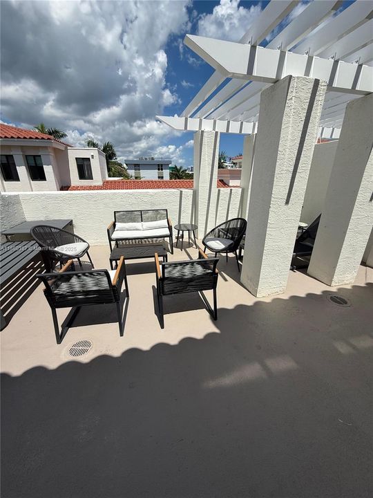 En Venta: $1,849,000 (5 camas, 4 baños, 2675 Pies cuadrados)