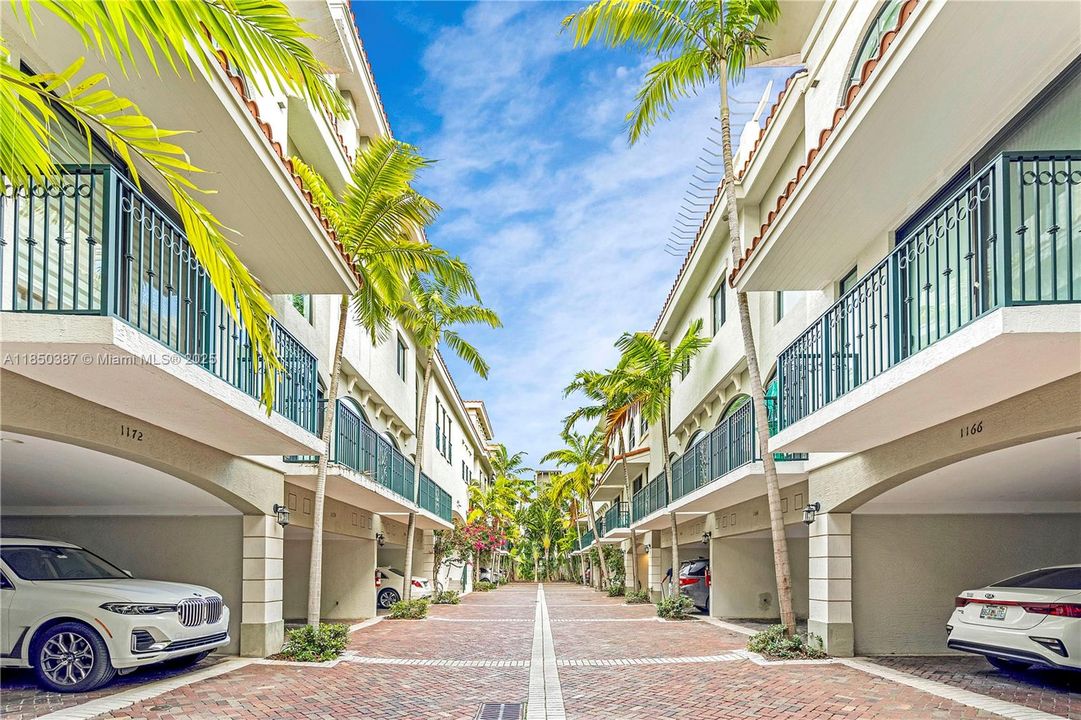 En Venta: $1,849,000 (5 camas, 4 baños, 2675 Pies cuadrados)