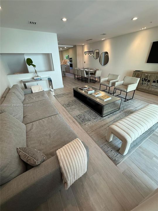 En Venta: $1,849,000 (5 camas, 4 baños, 2675 Pies cuadrados)