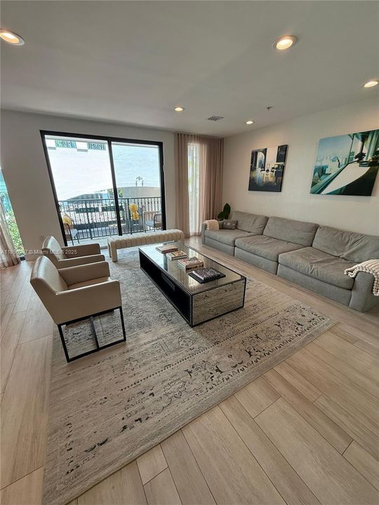 En Venta: $1,849,000 (5 camas, 4 baños, 2675 Pies cuadrados)