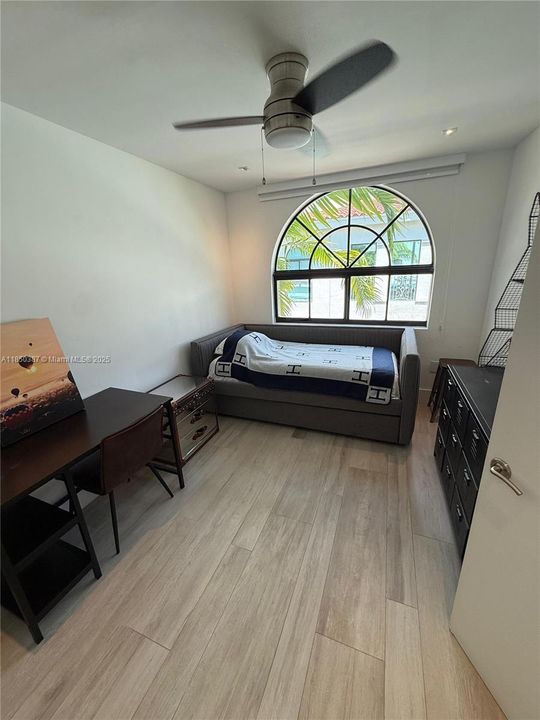 En Venta: $1,849,000 (5 camas, 4 baños, 2675 Pies cuadrados)