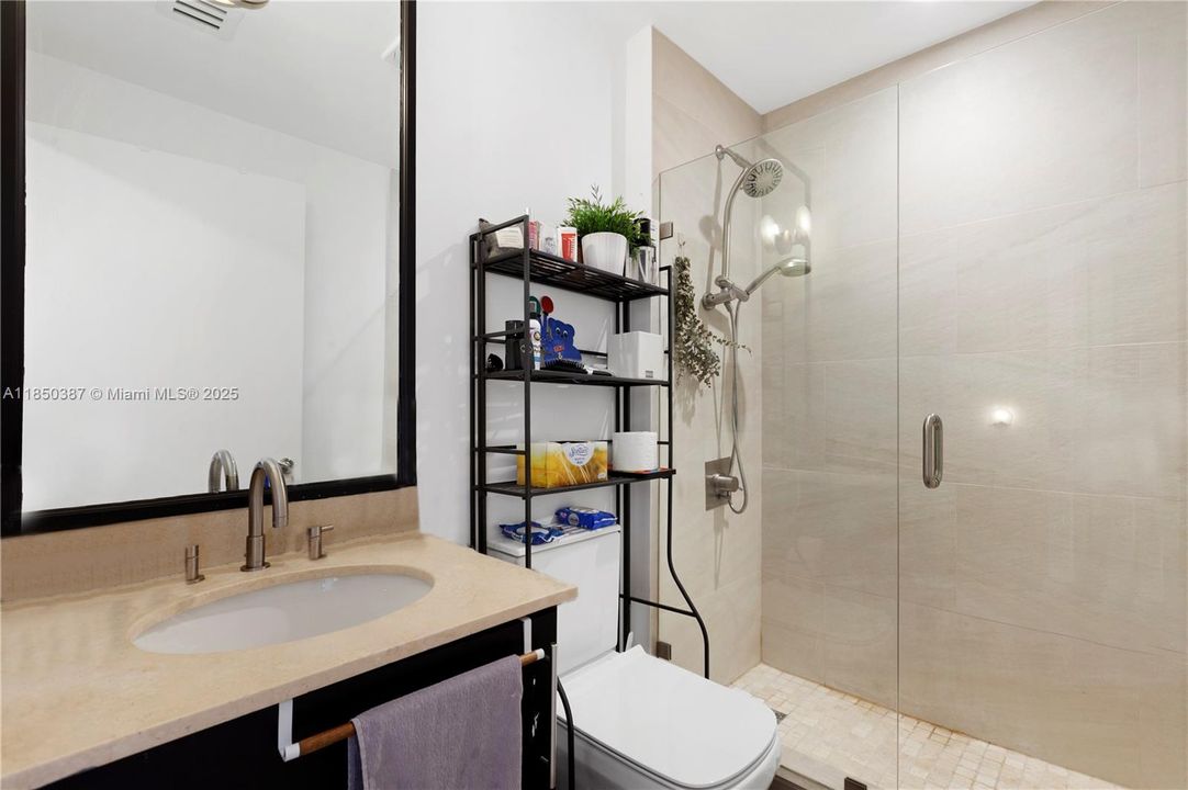 En Venta: $1,849,000 (5 camas, 4 baños, 2675 Pies cuadrados)