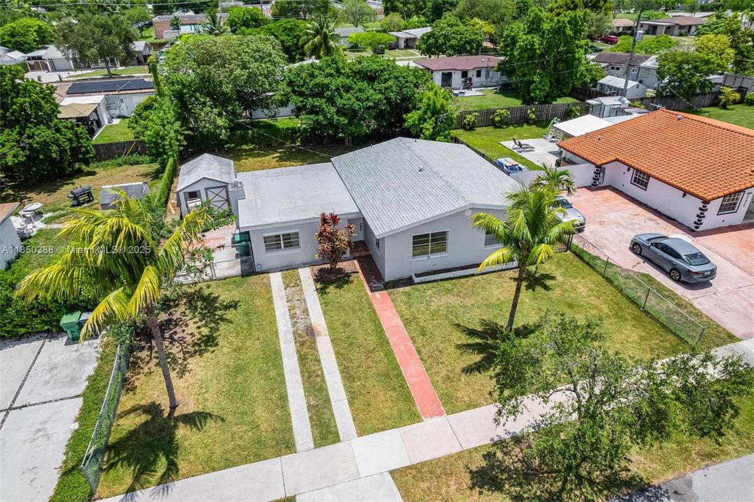 Недавно продано: $525,000 (3 спален, 1 ванн, 1376 Квадратных фут)