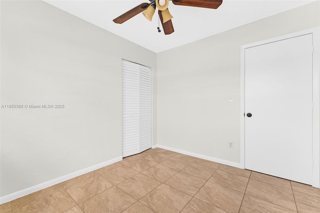 Недавно продано: $525,000 (3 спален, 1 ванн, 1376 Квадратных фут)