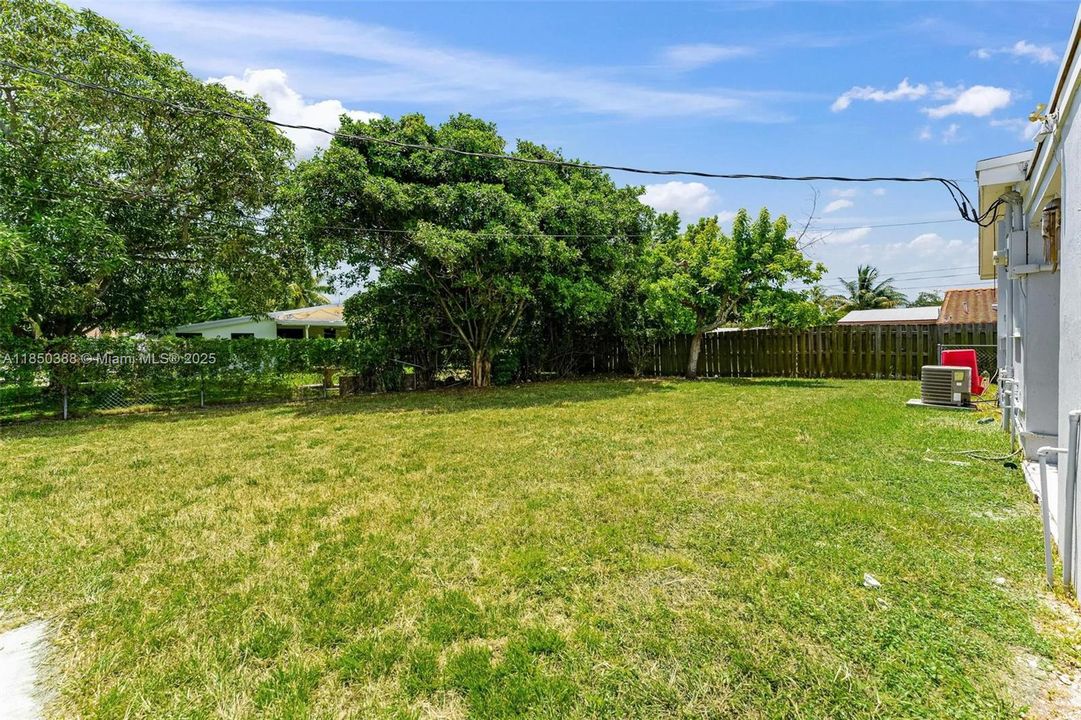 Недавно продано: $525,000 (3 спален, 1 ванн, 1376 Квадратных фут)