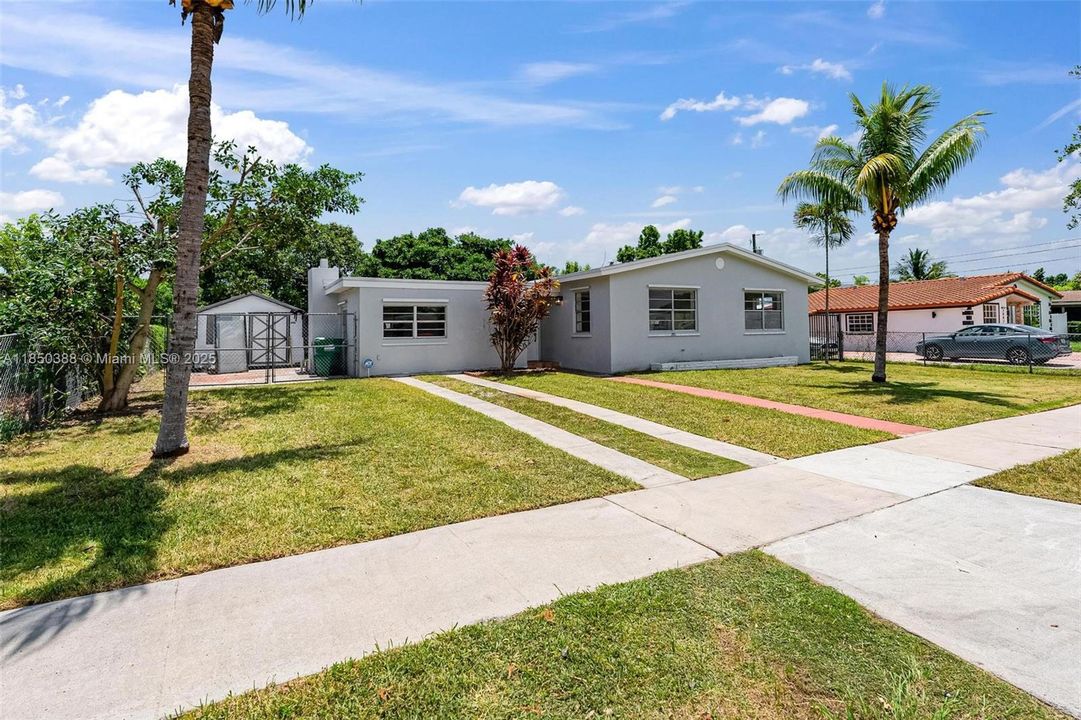 Недавно продано: $525,000 (3 спален, 1 ванн, 1376 Квадратных фут)