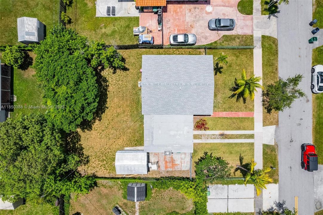 Недавно продано: $525,000 (3 спален, 1 ванн, 1376 Квадратных фут)