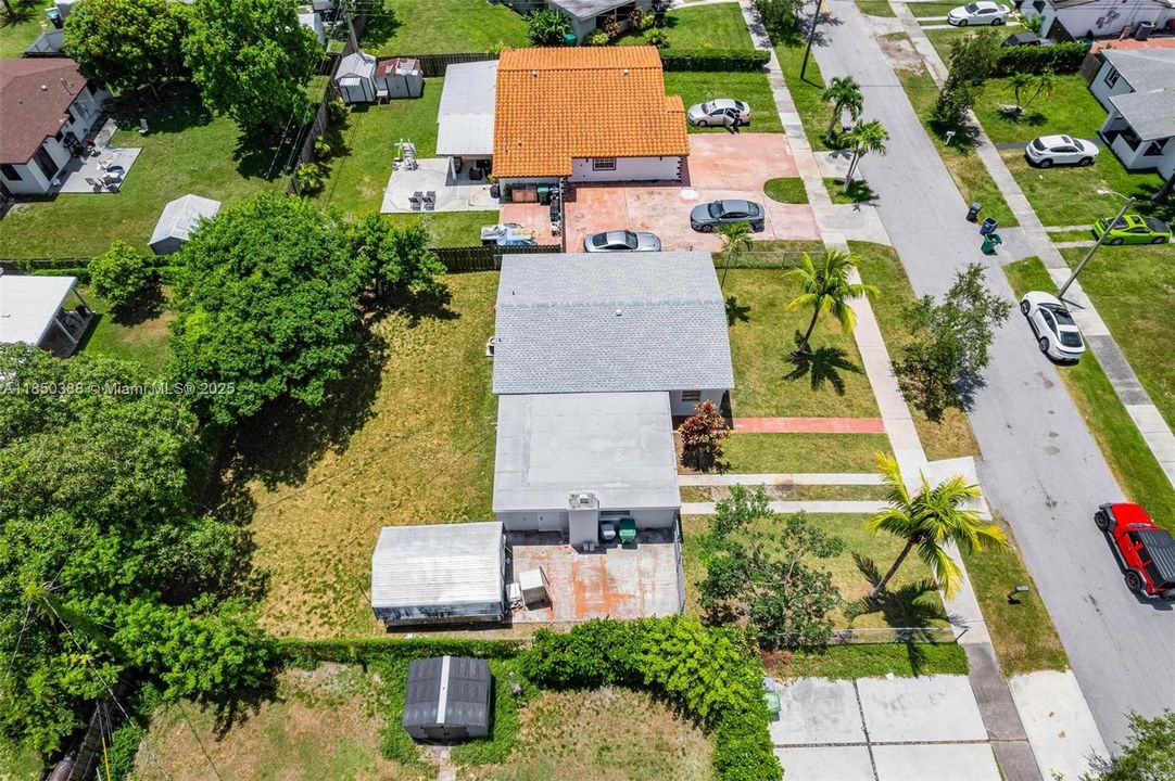 Недавно продано: $525,000 (3 спален, 1 ванн, 1376 Квадратных фут)