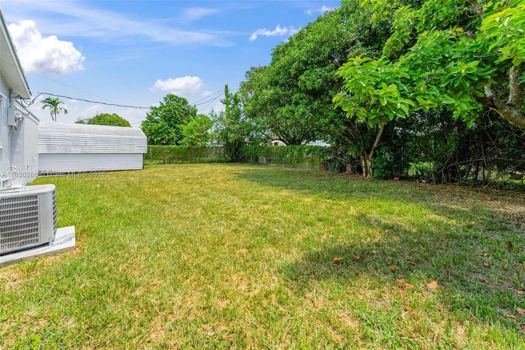 Недавно продано: $525,000 (3 спален, 1 ванн, 1376 Квадратных фут)