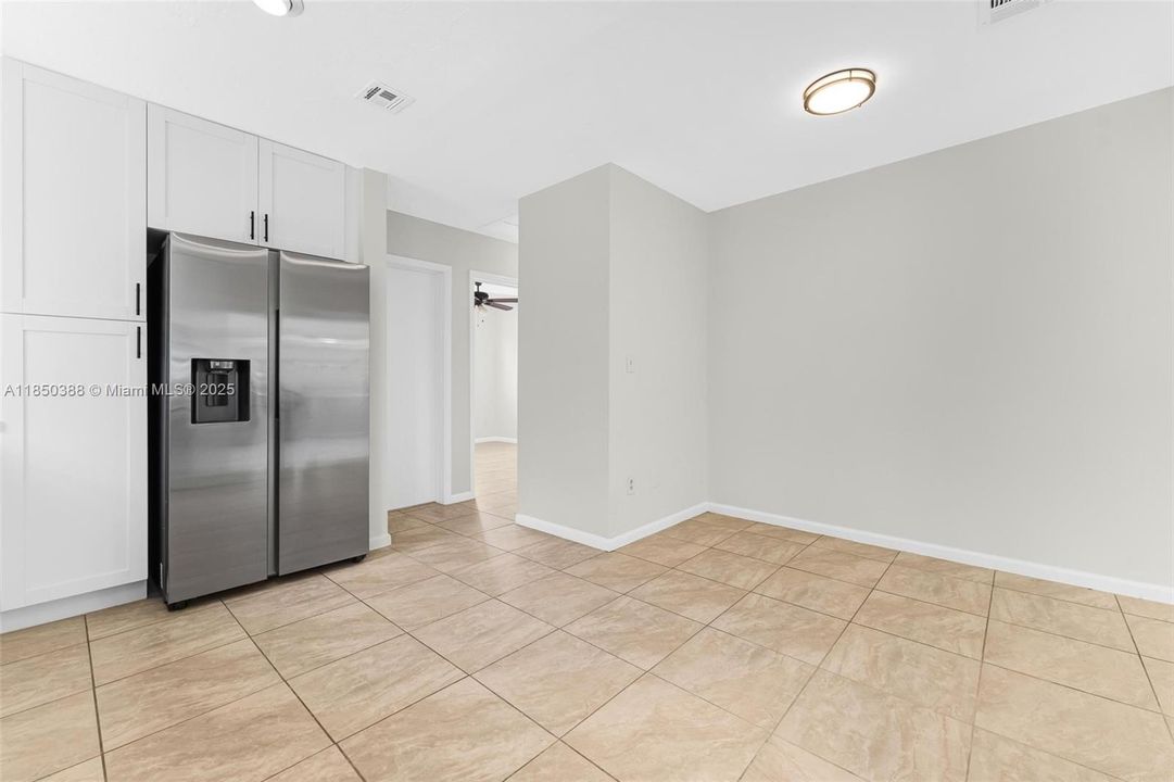 Недавно продано: $525,000 (3 спален, 1 ванн, 1376 Квадратных фут)