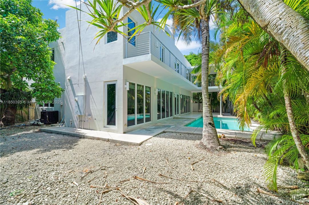 En Venta: $3,200,000 (3 camas, 2 baños, 2656 Pies cuadrados)