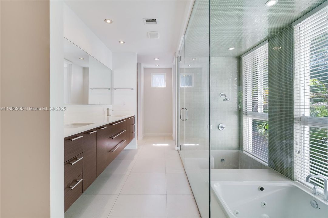 En Venta: $3,200,000 (3 camas, 2 baños, 2656 Pies cuadrados)