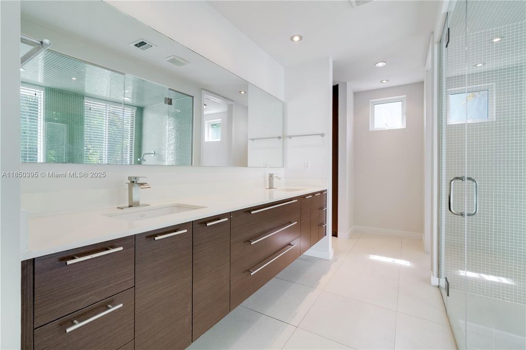 En Venta: $3,200,000 (3 camas, 2 baños, 2656 Pies cuadrados)