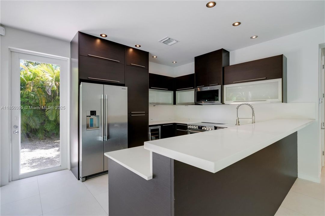 En Venta: $3,200,000 (3 camas, 2 baños, 2656 Pies cuadrados)