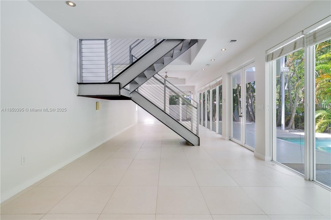 En Venta: $3,200,000 (3 camas, 2 baños, 2656 Pies cuadrados)