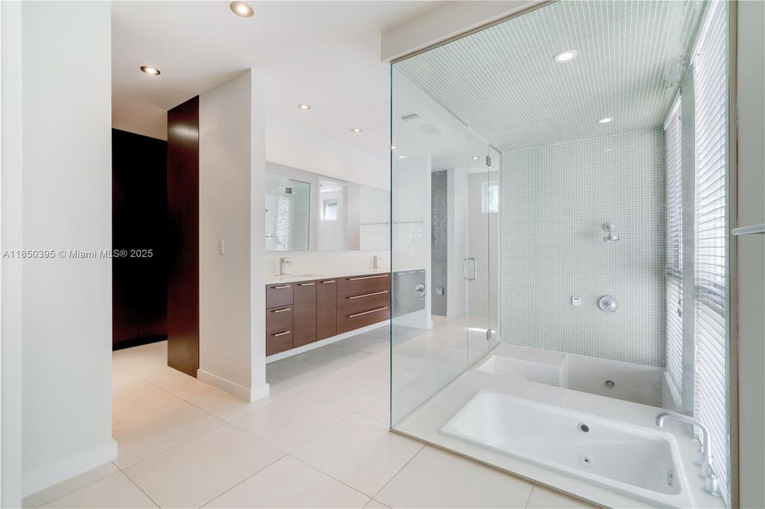 En Venta: $3,200,000 (3 camas, 2 baños, 2656 Pies cuadrados)