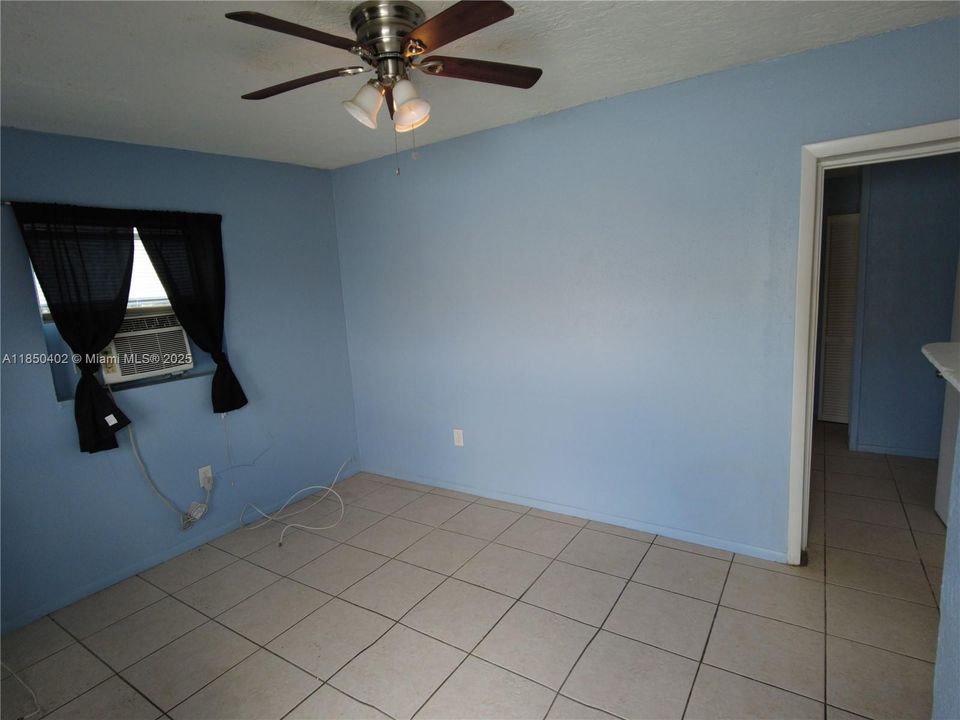 Recientemente alquilado: $1,400 (1 camas, 1 baños, 440 Pies cuadrados)