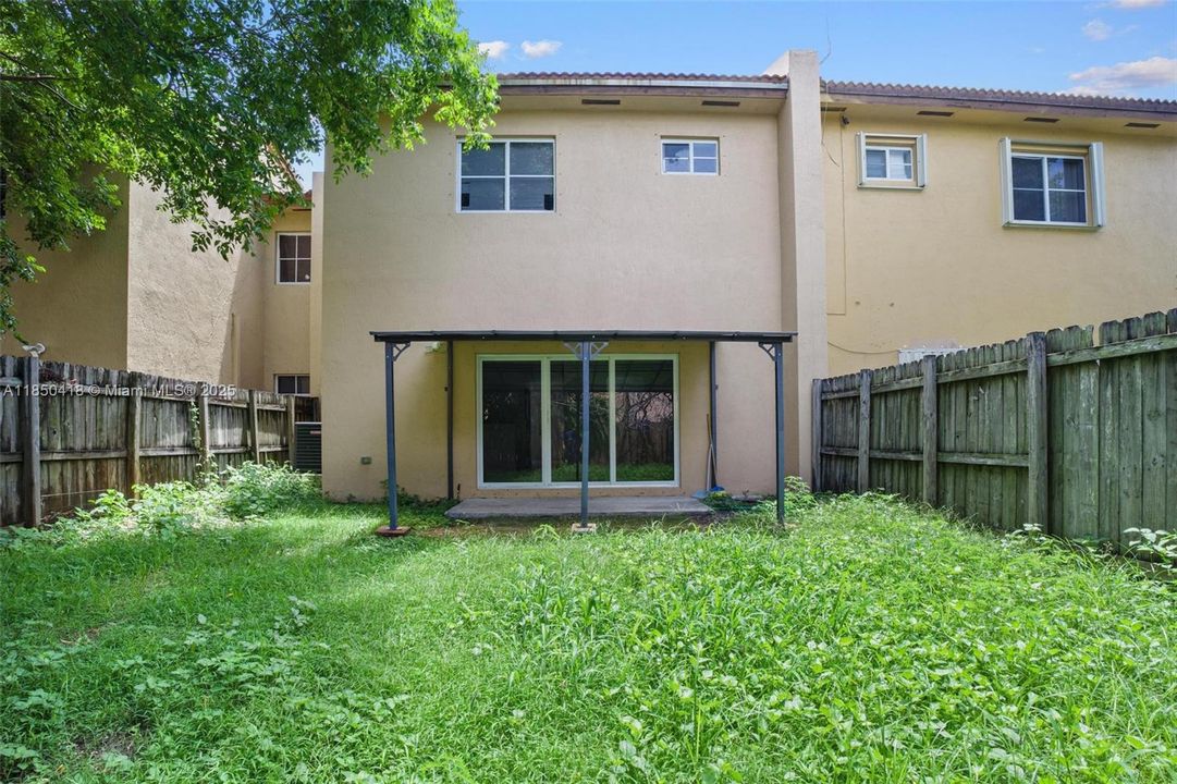 Active With Contract: $2,250 (3 beds, 2 baths, 1527 Square Feet)