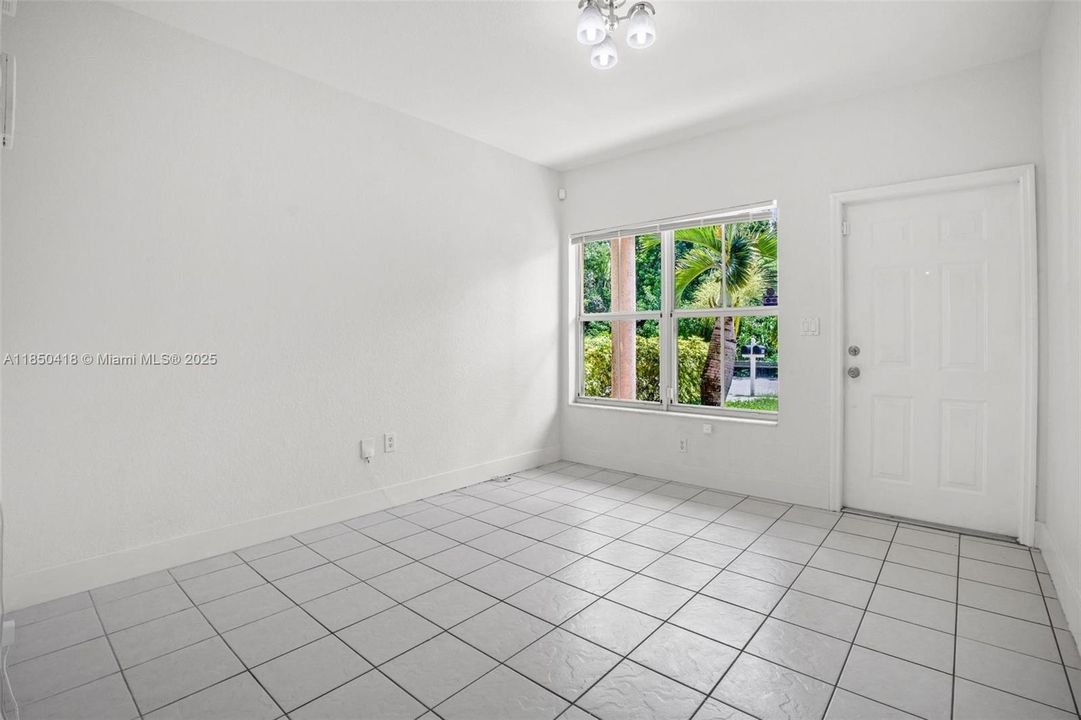 Active With Contract: $2,250 (3 beds, 2 baths, 1527 Square Feet)