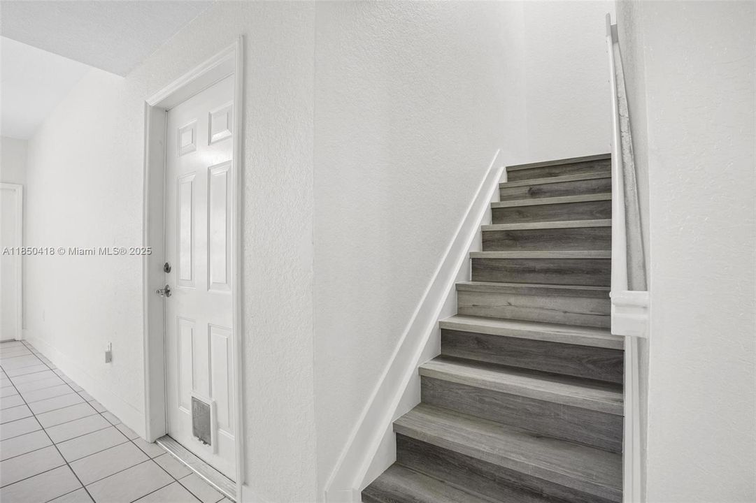 Active With Contract: $2,250 (3 beds, 2 baths, 1527 Square Feet)