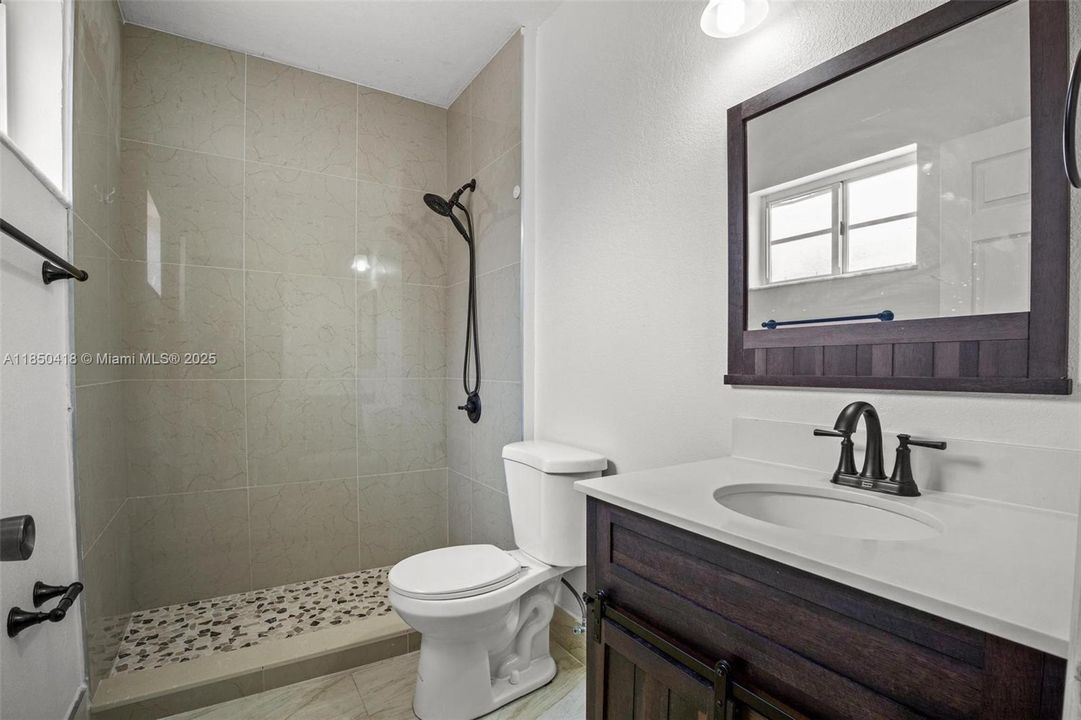 Active With Contract: $2,250 (3 beds, 2 baths, 1527 Square Feet)