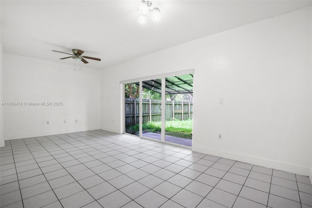 Active With Contract: $2,250 (3 beds, 2 baths, 1527 Square Feet)