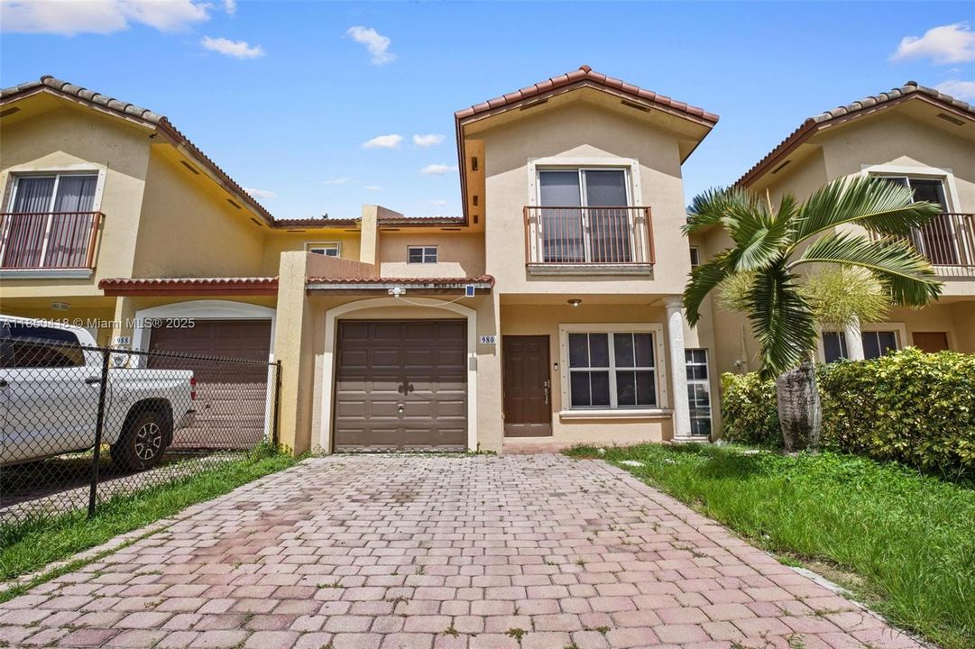 Active With Contract: $2,250 (3 beds, 2 baths, 1527 Square Feet)