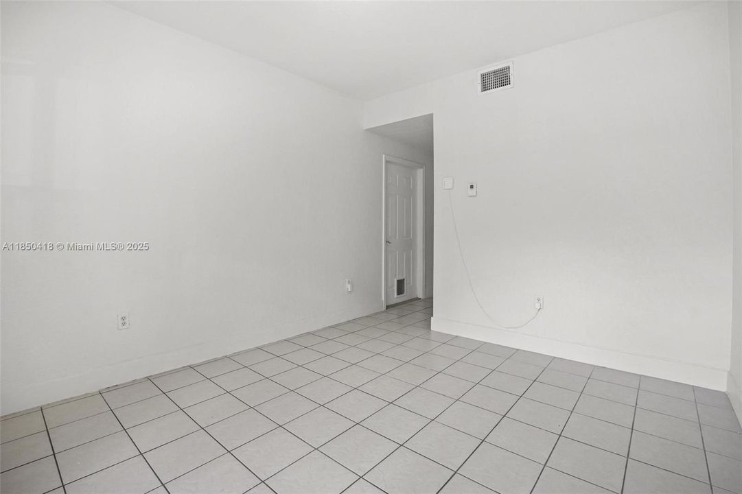 Active With Contract: $2,250 (3 beds, 2 baths, 1527 Square Feet)