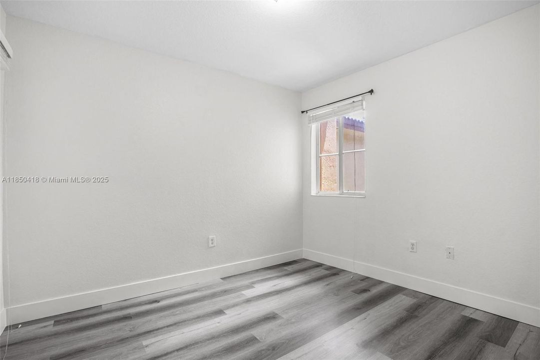 Active With Contract: $2,250 (3 beds, 2 baths, 1527 Square Feet)