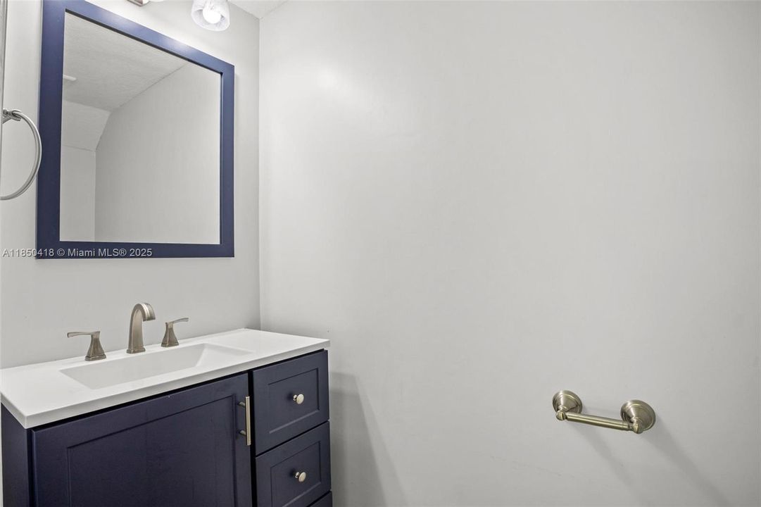 Active With Contract: $2,250 (3 beds, 2 baths, 1527 Square Feet)