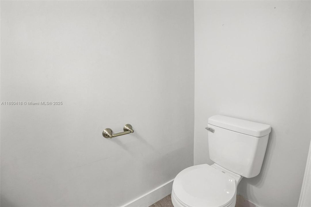 Active With Contract: $2,250 (3 beds, 2 baths, 1527 Square Feet)