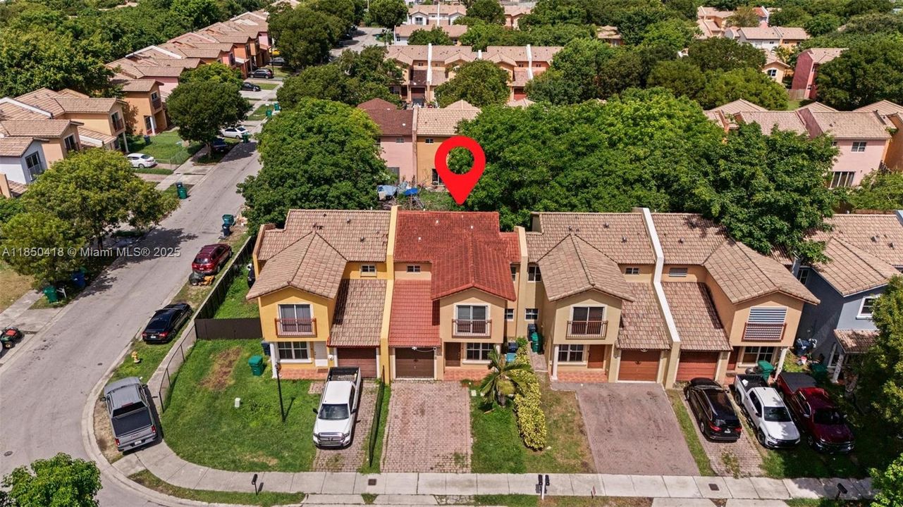 Active With Contract: $2,250 (3 beds, 2 baths, 1527 Square Feet)