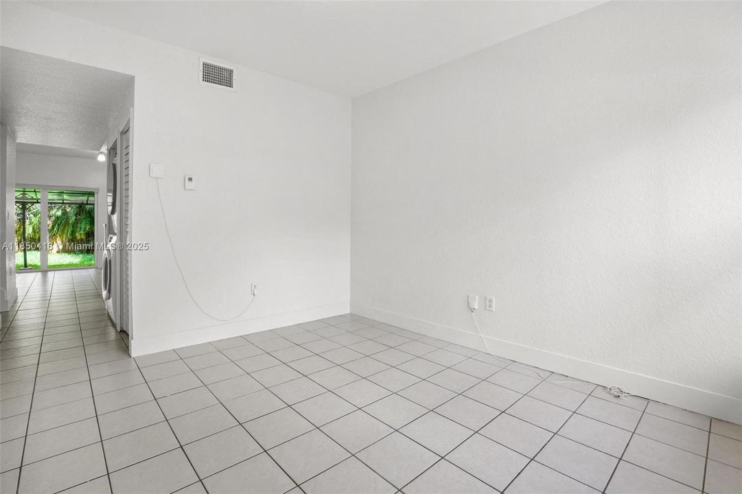 Active With Contract: $2,250 (3 beds, 2 baths, 1527 Square Feet)