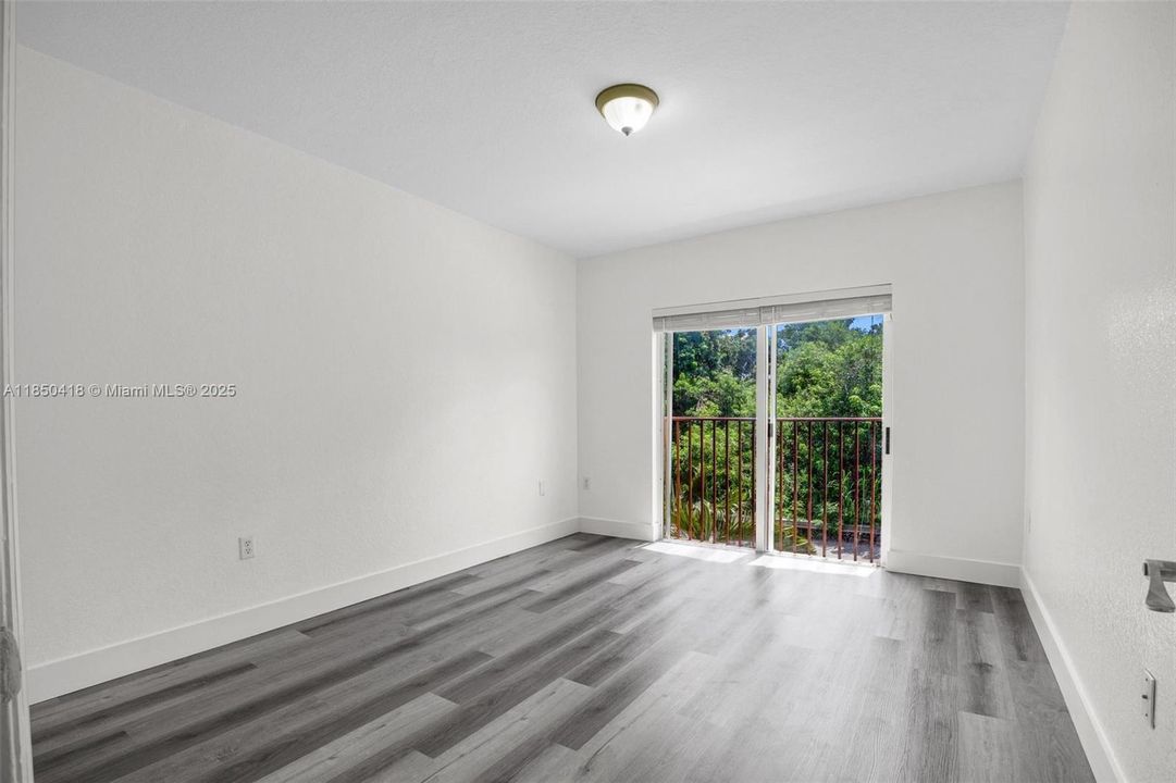 Active With Contract: $2,250 (3 beds, 2 baths, 1527 Square Feet)