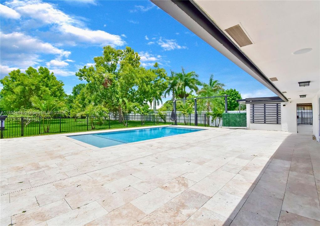 For Rent: $8,000 (5 beds, 5 baths, 2046 Square Feet)