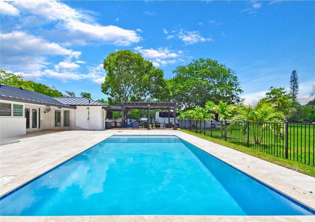 For Rent: $8,000 (5 beds, 5 baths, 2046 Square Feet)