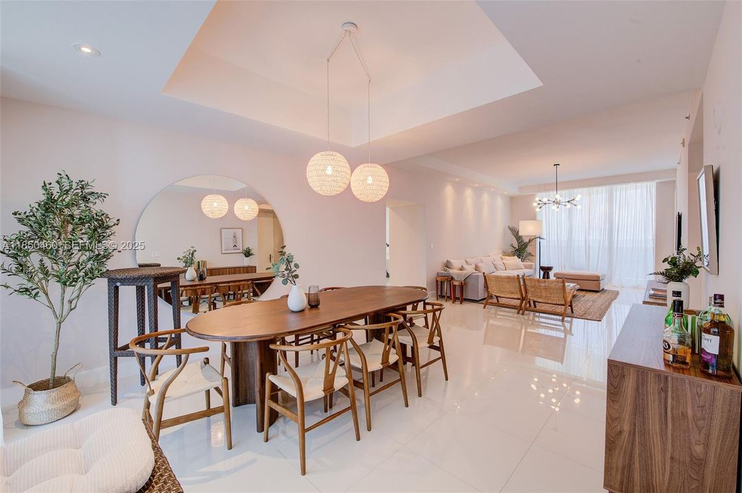 Под контрактом: $10,000 (3 спален, 3 ванн, 2327 Квадратных фут)