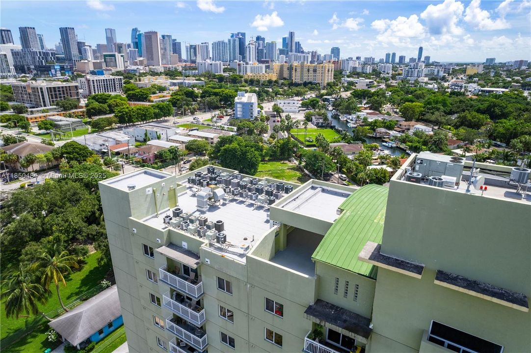 Недавно продано: $265,000 (2 спален, 2 ванн, 882 Квадратных фут)