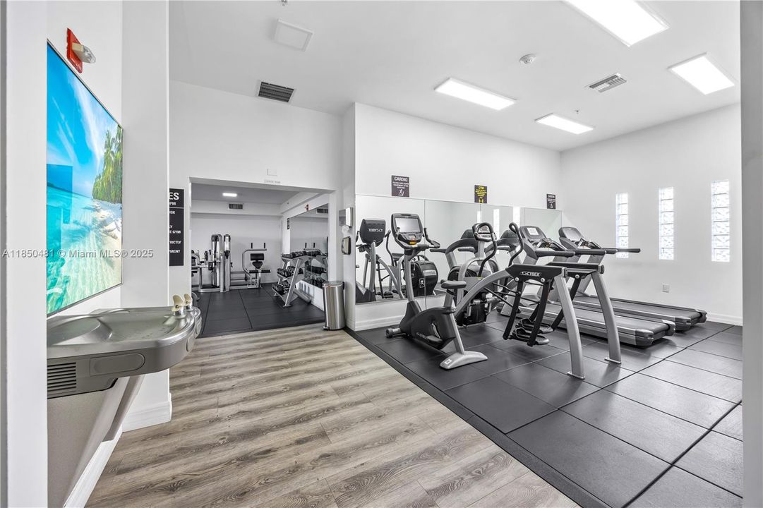 Недавно продано: $265,000 (2 спален, 2 ванн, 882 Квадратных фут)