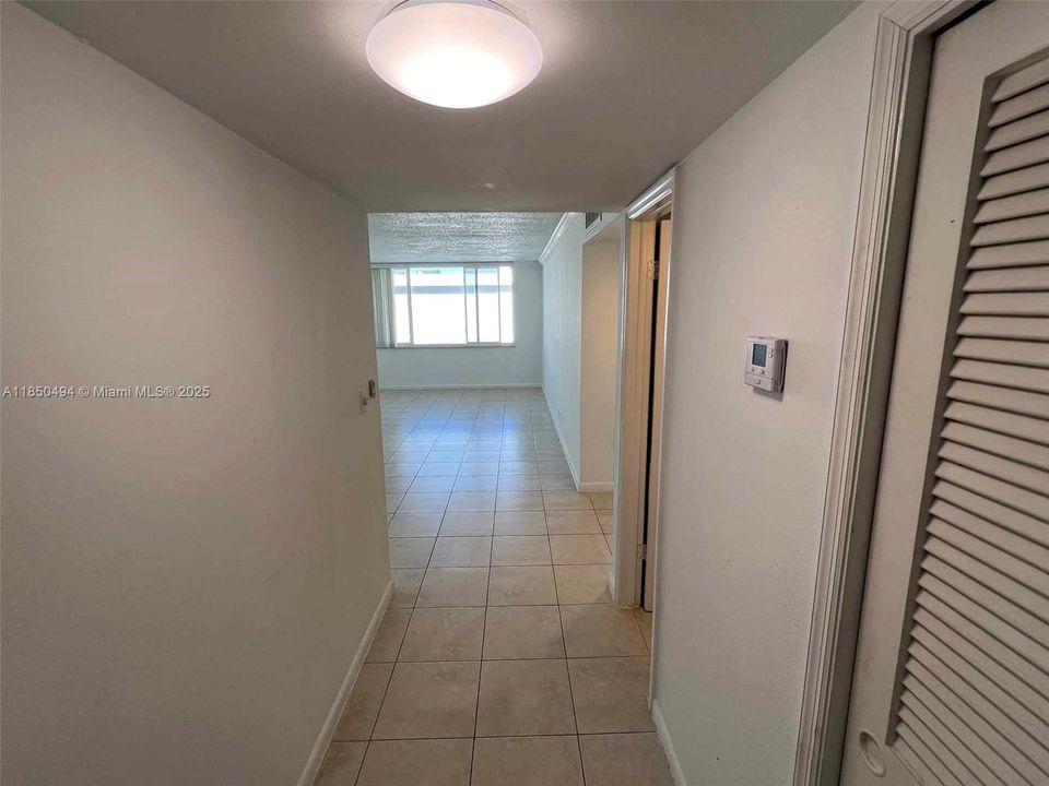 Recientemente alquilado: $1,700 (1 camas, 1 baños, 900 Pies cuadrados)