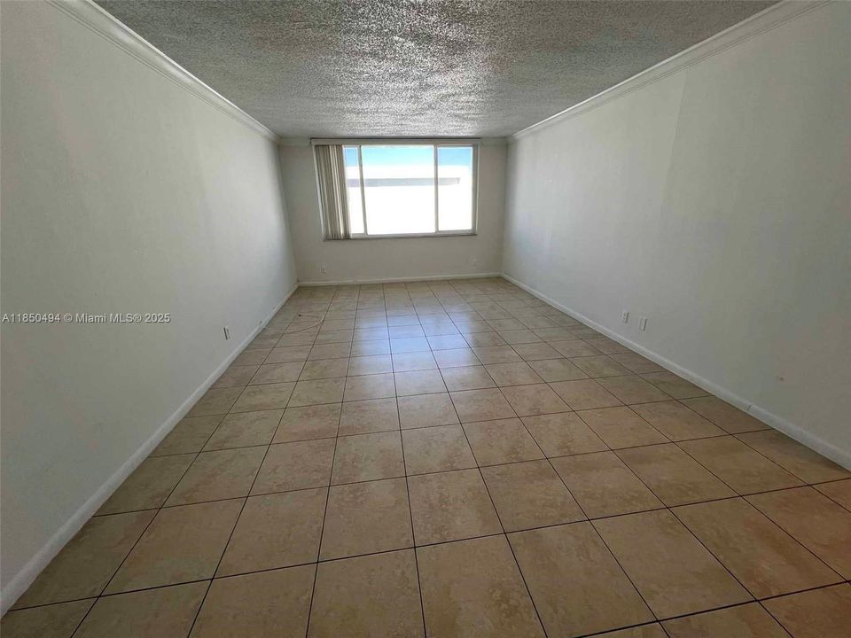 Recientemente alquilado: $1,700 (1 camas, 1 baños, 900 Pies cuadrados)